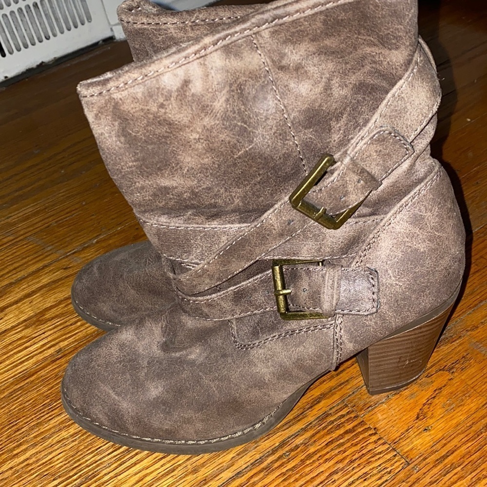 Taupe boots size 7 worn once
